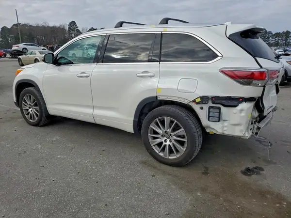 5TDJKRFH2GS506520 2016 TOYOTA HIGHLANDER - Image 2