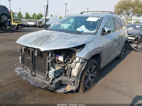 5TDJKRFH2GS506727 2016 TOYOTA HIGHLANDER - Image 2