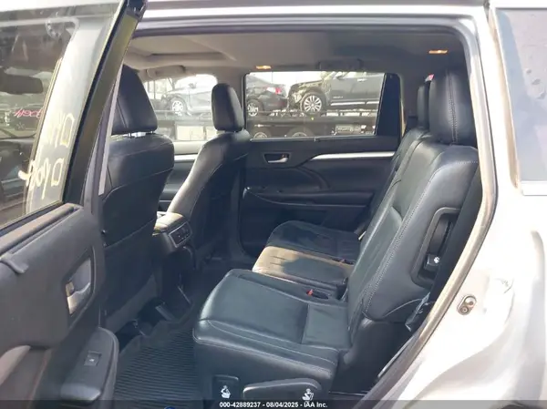 5TDJKRFH2GS506727 2016 TOYOTA HIGHLANDER - Image 8