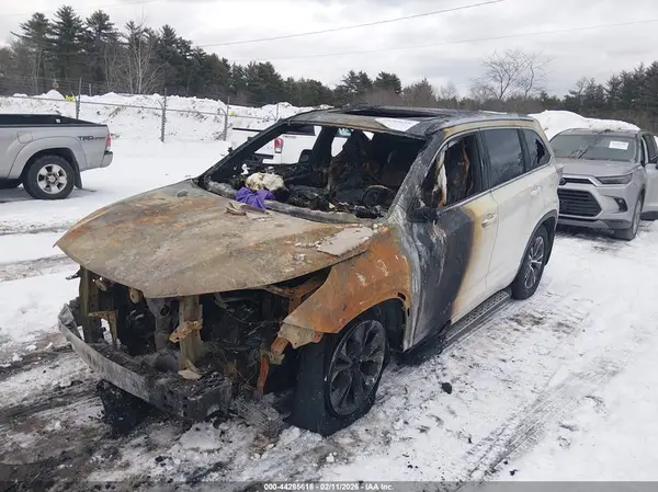 5TDJKRFH2GS506825 2016 TOYOTA HIGHLANDER - Image 2