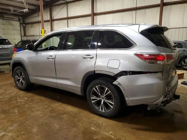 5TDJKRFH2GS506940 2016 TOYOTA HIGHLANDER - Image 2