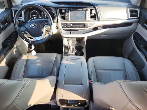 5TDJKRFH3GS226749 2016 TOYOTA HIGHLANDER - Image 8