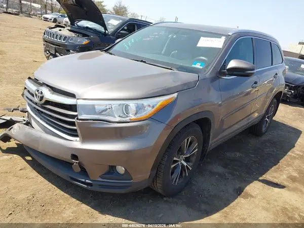 5TDJKRFH3GS235273 2016 TOYOTA HIGHLANDER - Image 2