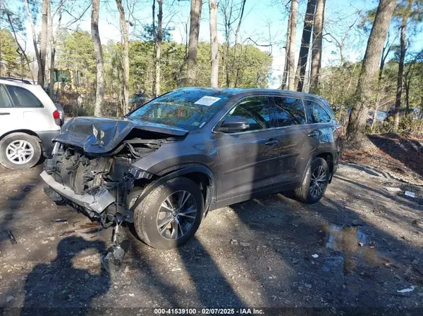 5TDJKRFH3GS242868 2016 TOYOTA HIGHLANDER - Image 2