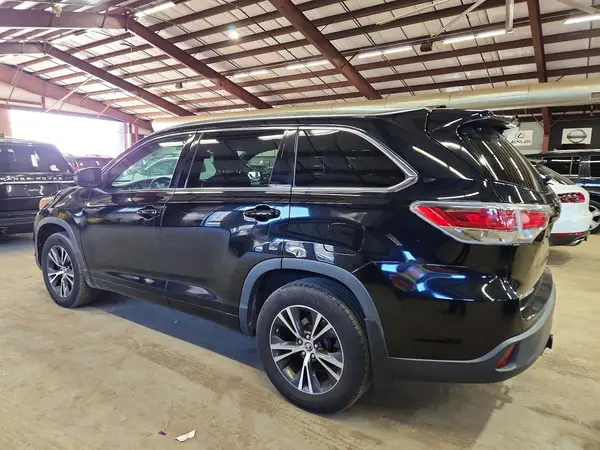 5TDJKRFH3GS249786 2016 TOYOTA HIGHLANDER - Image 2