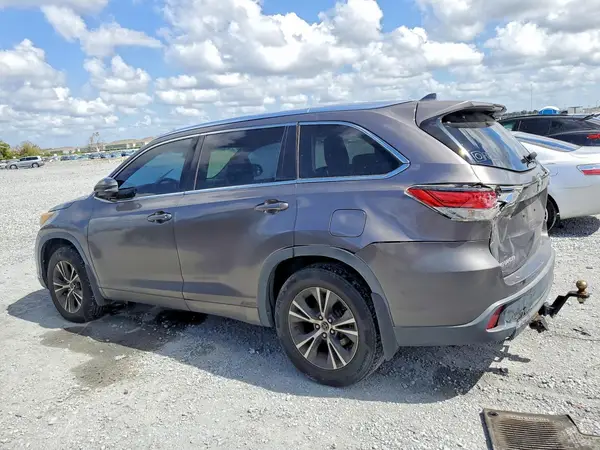 5TDJKRFH3GS252610 2016 TOYOTA HIGHLANDER - Image 2
