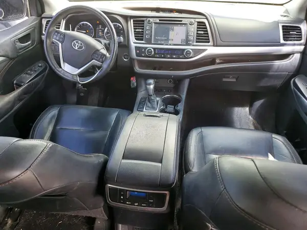 5TDJKRFH3GS252610 2016 TOYOTA HIGHLANDER - Image 8