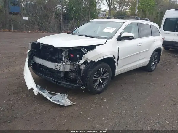 5TDJKRFH3GS256172 2016 TOYOTA HIGHLANDER - Image 2