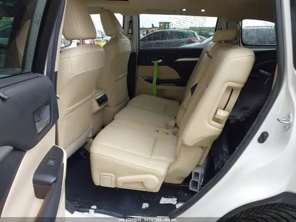 5TDJKRFH3GS260044 2016 TOYOTA HIGHLANDER - Image 8