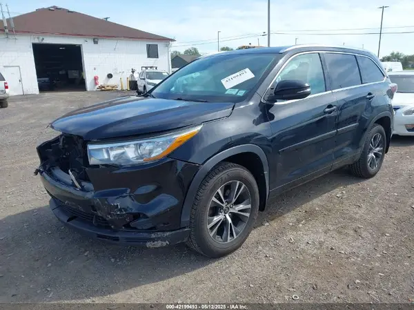 5TDJKRFH3GS269861 2016 TOYOTA HIGHLANDER - Image 2
