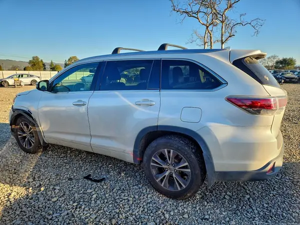 5TDJKRFH3GS272310 2016 TOYOTA HIGHLANDER - Image 2