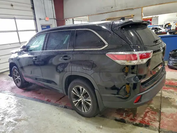 5TDJKRFH3GS279130 2016 TOYOTA HIGHLANDER - Image 2
