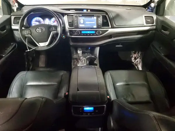 5TDJKRFH3GS279175 2016 TOYOTA HIGHLANDER - Image 8
