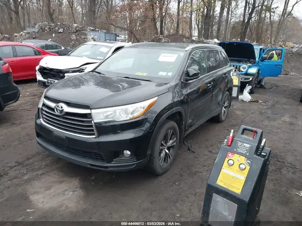 5TDJKRFH3GS279953 2016 TOYOTA HIGHLANDER - Image 2