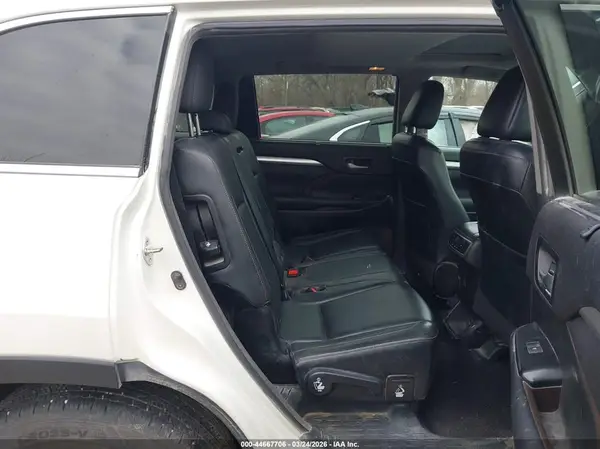5TDJKRFH3GS284778 2016 TOYOTA HIGHLANDER - Image 8