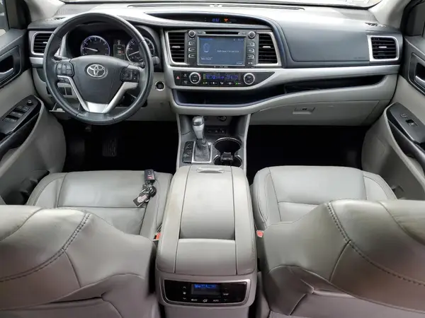 5TDJKRFH3GS300963 2016 TOYOTA HIGHLANDER - Image 8