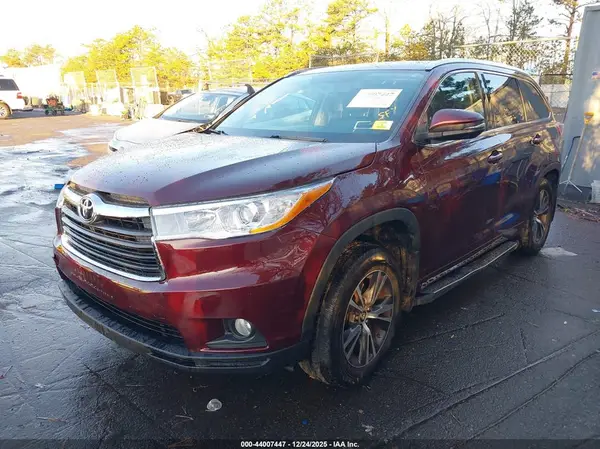 5TDJKRFH3GS301224 2016 TOYOTA HIGHLANDER - Image 2