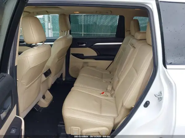 5TDJKRFH3GS306889 2016 TOYOTA HIGHLANDER - Image 8