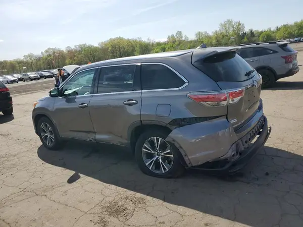 5TDJKRFH3GS312546 2016 TOYOTA HIGHLANDER - Image 2