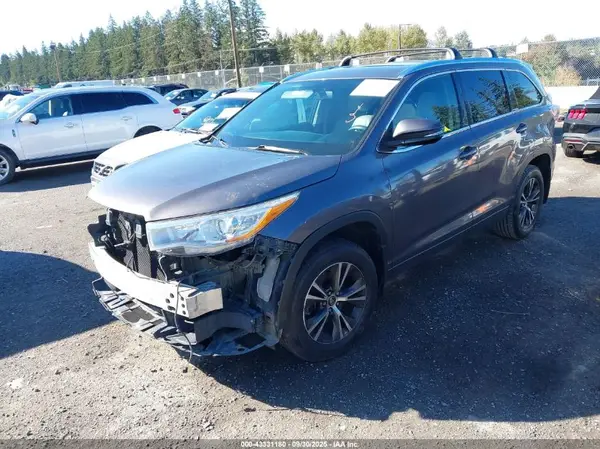5TDJKRFH3GS319268 2016 TOYOTA HIGHLANDER - Image 2