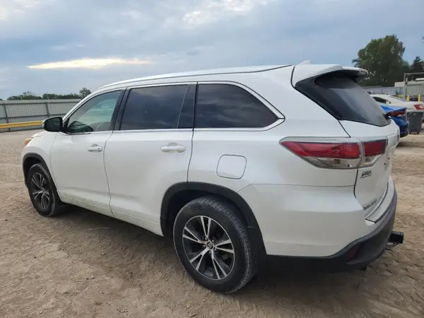 5TDJKRFH3GS319562 2016 TOYOTA HIGHLANDER - Image 2