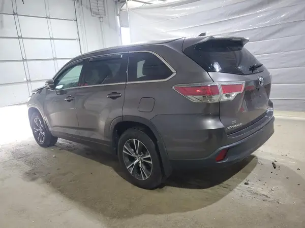 5TDJKRFH3GS321571 2016 TOYOTA HIGHLANDER - Image 2