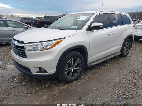 5TDJKRFH3GS327855 2016 TOYOTA HIGHLANDER - Image 2