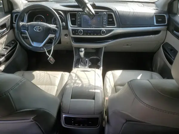 5TDJKRFH3GS328066 2016 TOYOTA HIGHLANDER - Image 8