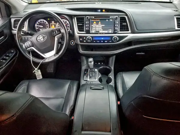 5TDJKRFH3GS330996 2016 TOYOTA HIGHLANDER - Image 8