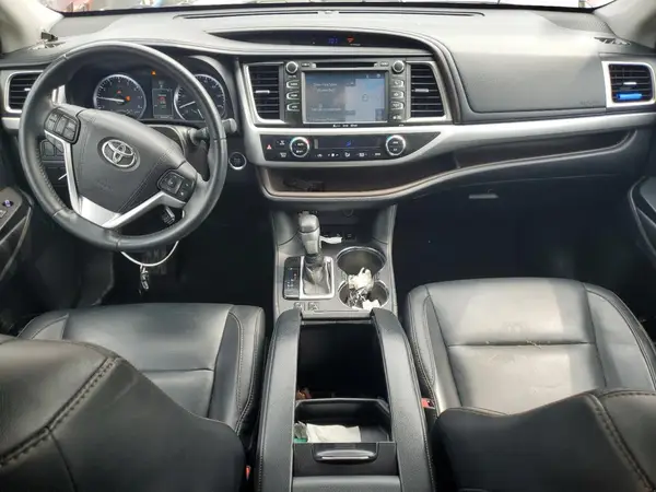 5TDJKRFH3GS336586 2016 TOYOTA HIGHLANDER - Image 8