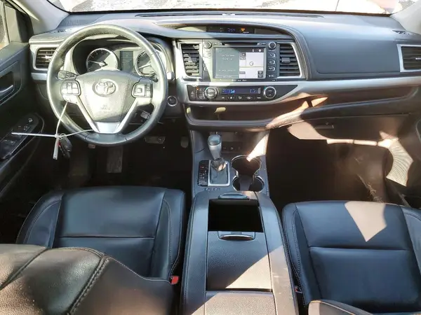 5TDJKRFH3GS337205 2016 TOYOTA HIGHLANDER - Image 8