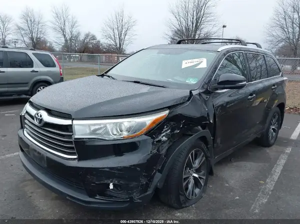 5TDJKRFH3GS338760 2016 TOYOTA HIGHLANDER - Image 2