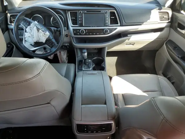 5TDJKRFH3GS500564 2016 TOYOTA HIGHLANDER - Image 8