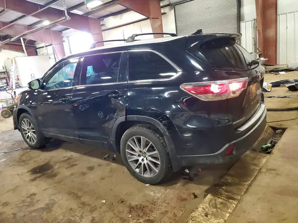 5TDJKRFH3GS500659 2016 TOYOTA HIGHLANDER - Image 2