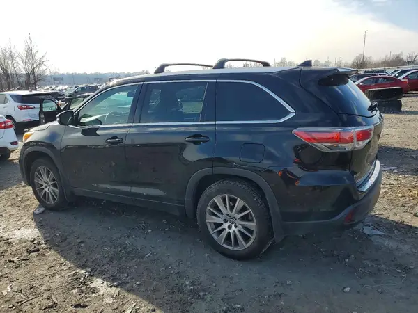 5TDJKRFH3GS501911 2016 TOYOTA HIGHLANDER - Image 2