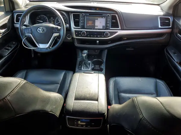 5TDJKRFH3GS501911 2016 TOYOTA HIGHLANDER - Image 8