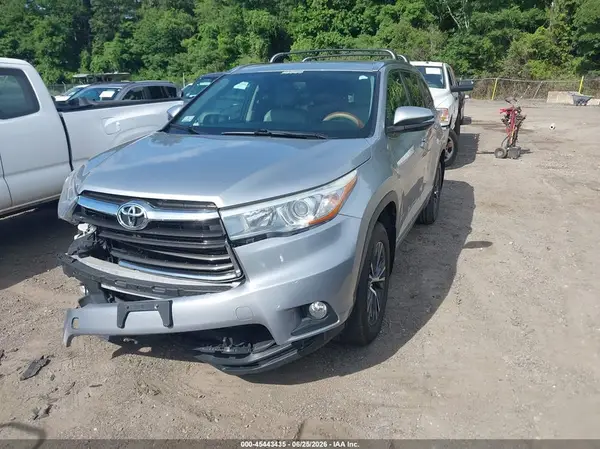 5TDJKRFH3GS502296 2016 TOYOTA HIGHLANDER - Image 2