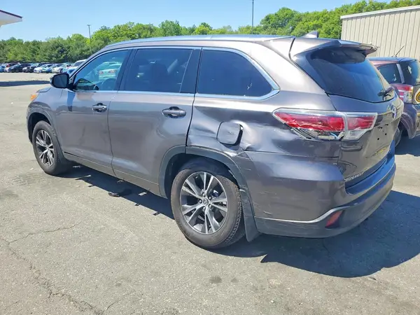 5TDJKRFH3GS504663 2016 TOYOTA HIGHLANDER - Image 2