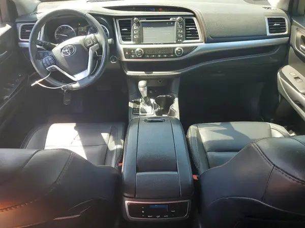 5TDJKRFH3GS504663 2016 TOYOTA HIGHLANDER - Image 8