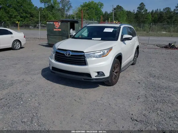5TDJKRFH3GS505828 2016 TOYOTA HIGHLANDER - Image 2