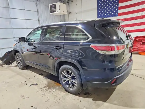 5TDJKRFH3GS506221 2016 TOYOTA HIGHLANDER - Image 2