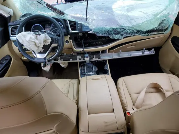5TDJKRFH4GS233077 2016 TOYOTA HIGHLANDER - Image 8