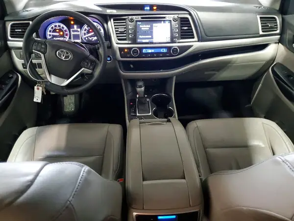 5TDJKRFH4GS239039 2016 TOYOTA HIGHLANDER - Image 8