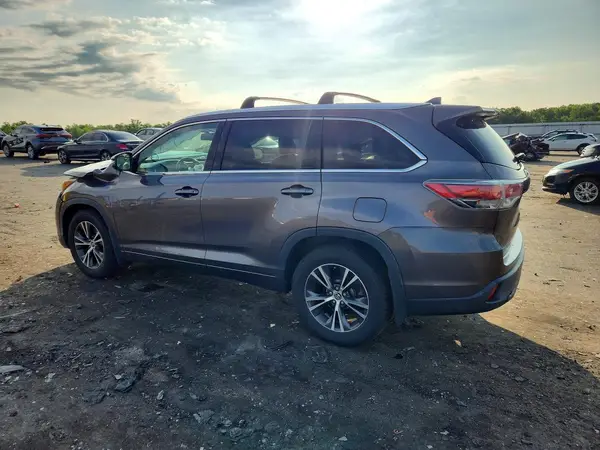 5TDJKRFH4GS242829 2016 TOYOTA HIGHLANDER - Image 2
