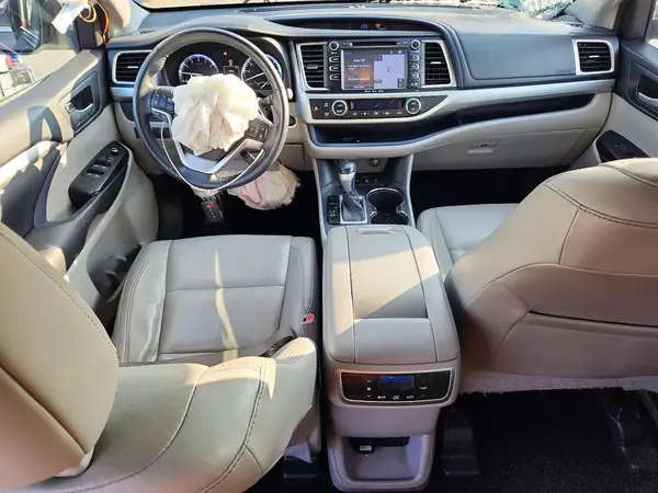 5TDJKRFH4GS242829 2016 TOYOTA HIGHLANDER - Image 8