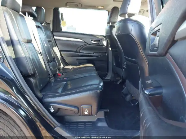 5TDJKRFH4GS246296 2016 TOYOTA HIGHLANDER - Image 8