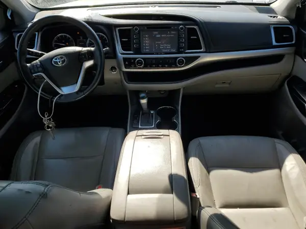 5TDJKRFH4GS252342 2016 TOYOTA HIGHLANDER - Image 8