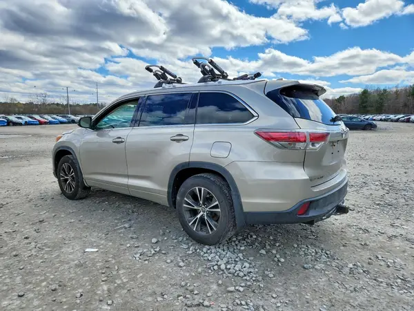 5TDJKRFH4GS254804 2016 TOYOTA HIGHLANDER - Image 2