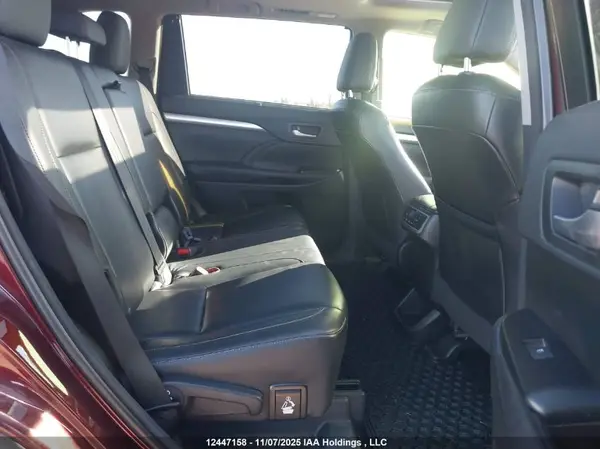 5TDJKRFH4GS260764 2016 TOYOTA HIGHLANDER - Image 8
