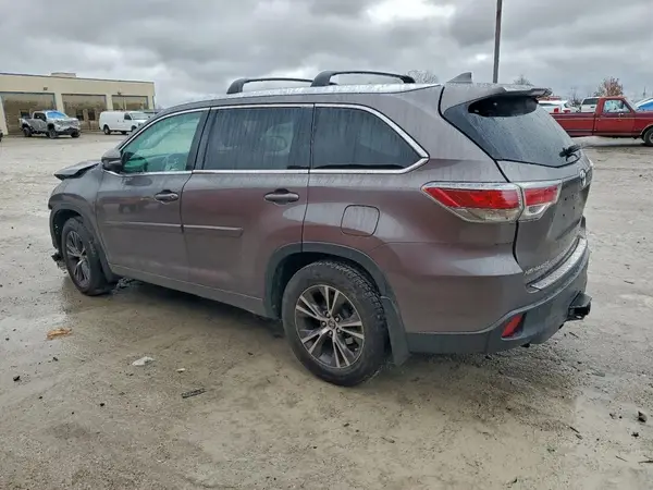 5TDJKRFH4GS263647 2016 TOYOTA HIGHLANDER - Image 2